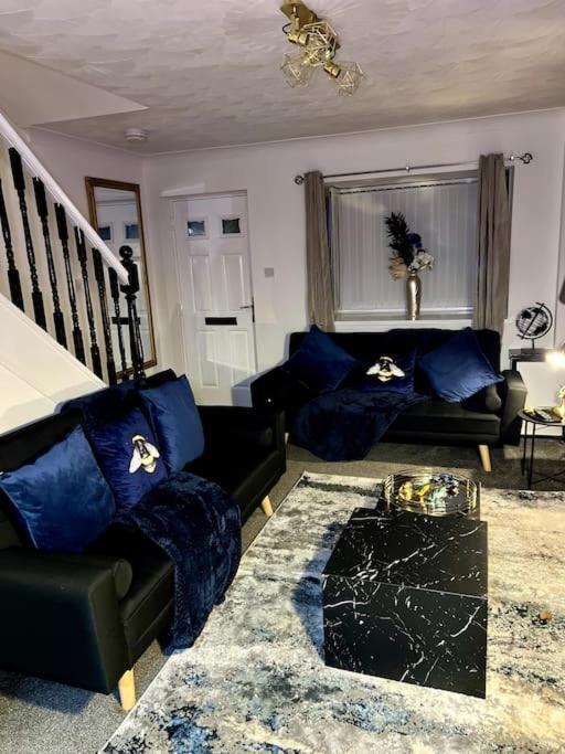 Villa Beautiful House Off-Road Free Parking Farnworth Esterno foto