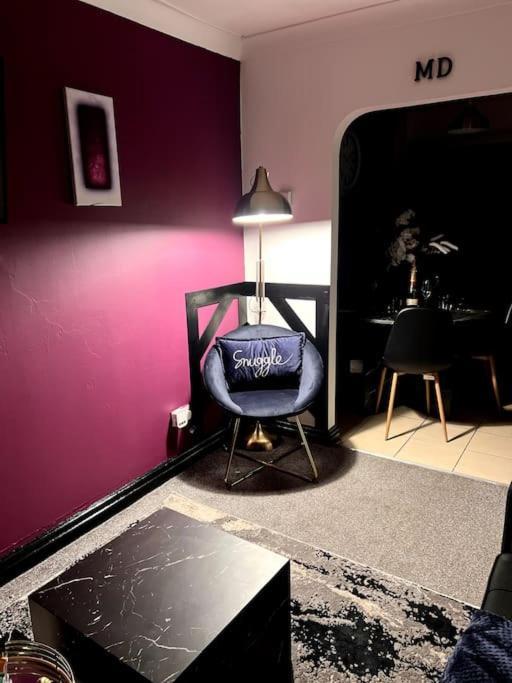 Villa Beautiful House Off-Road Free Parking Farnworth Esterno foto